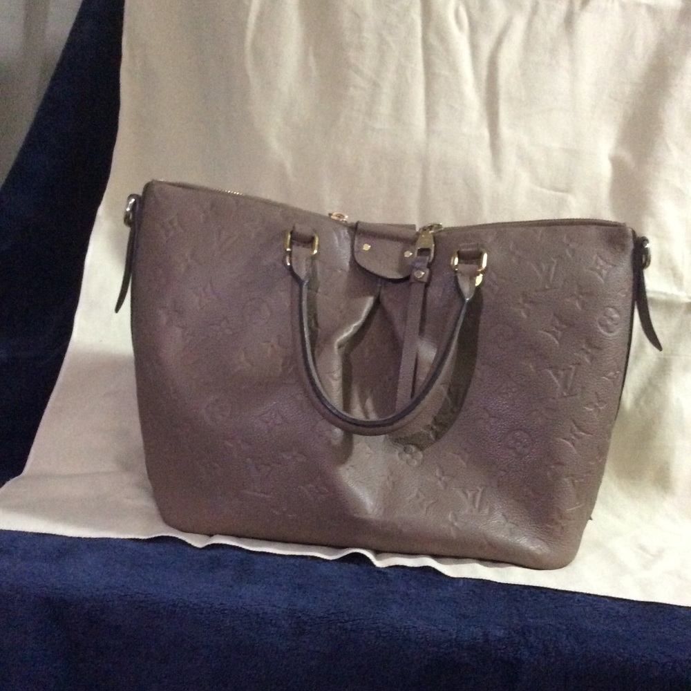 Louis Vuitton Mazarine MM